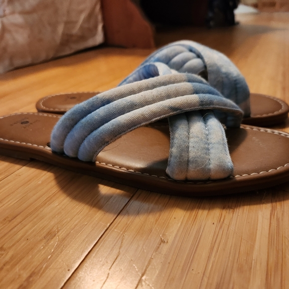 Sandals/Slides - Picture 3 of 4